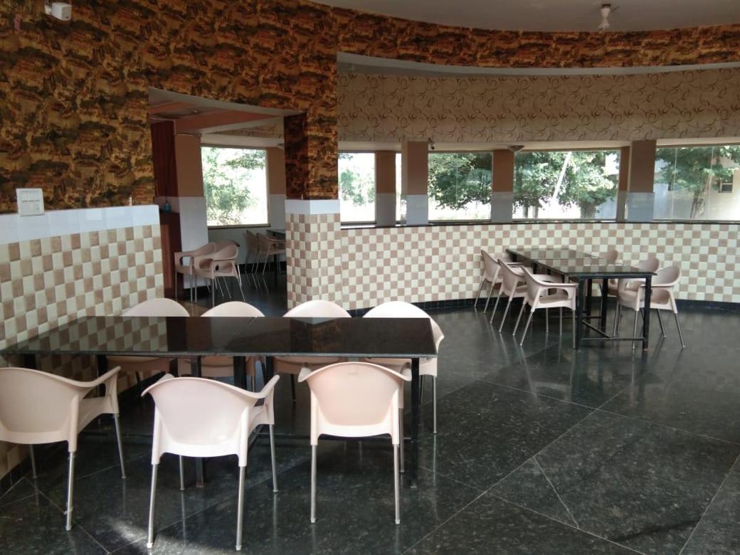 Kstdc Hotel Mayura Pavithra Yediyur Kunigal Экстерьер фото